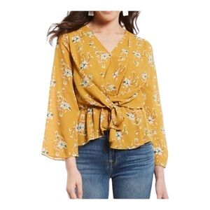 Skies are Blue, Yellow floral Blouse size S